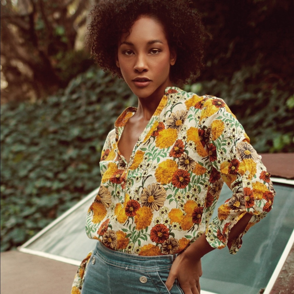 🌻FLORAL SEMI-SHEER TOP🌻